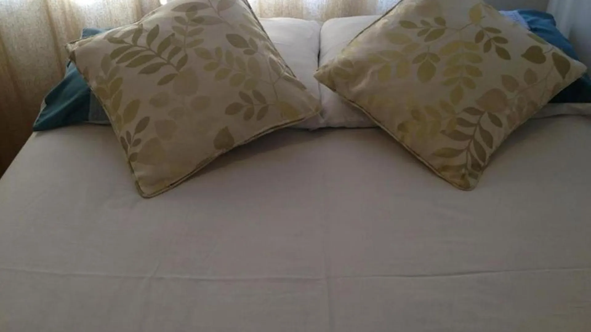 Room In Guest Room - Comfortable Family Room With Tv, Free Fast Wifi, Sleeps 4 With 1 Bunk Bed Hayes